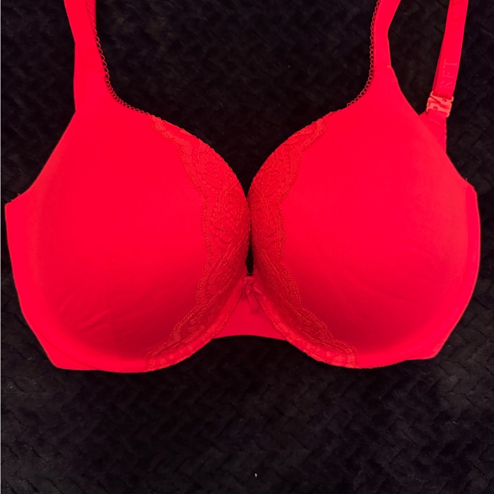 Victoria's Secret Red Lace-Trim T-Shirt Bra